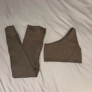 Set active one shoulder set